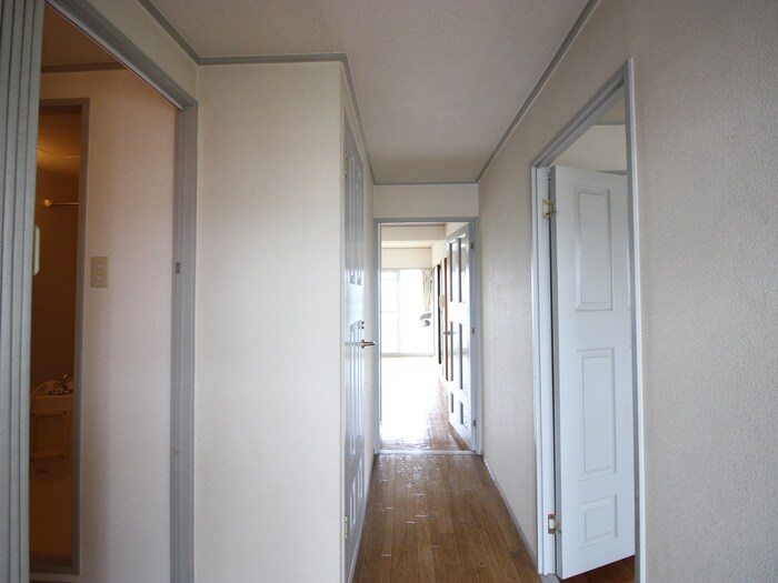 物件内観写真21　(廊下)