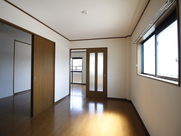 物件内観写真9　(居室)