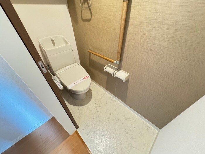 物件内観写真12　(トイレ)