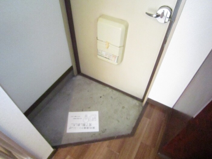 物件内観写真14　(玄関)