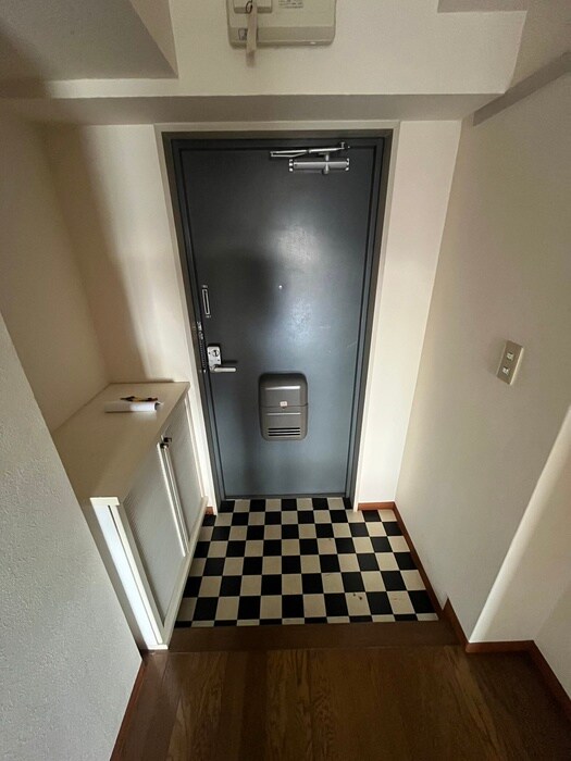 物件内観写真18　(玄関)