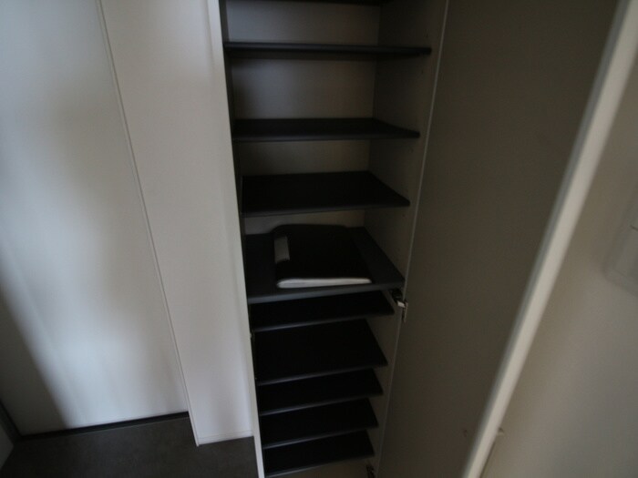 物件内観写真8　(靴箱)