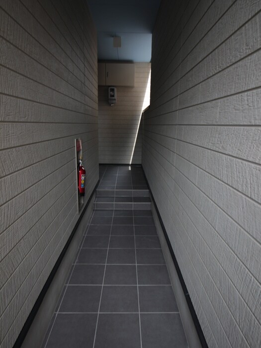 物件外観写真5　(エントランス部分)