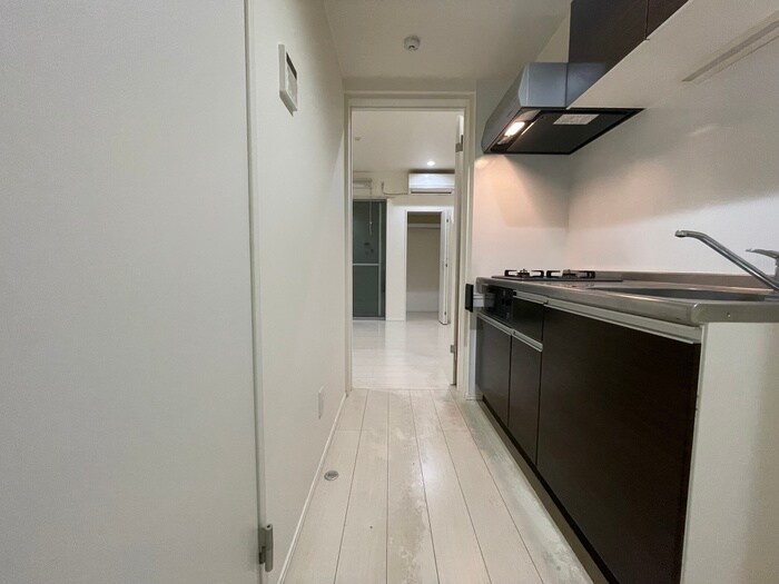 物件内観写真16　(廊下)