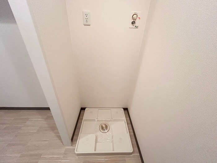 物件内観写真18　(洗濯機置場)