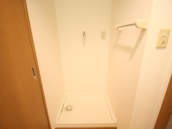 物件内観写真12　(洗濯機置場)