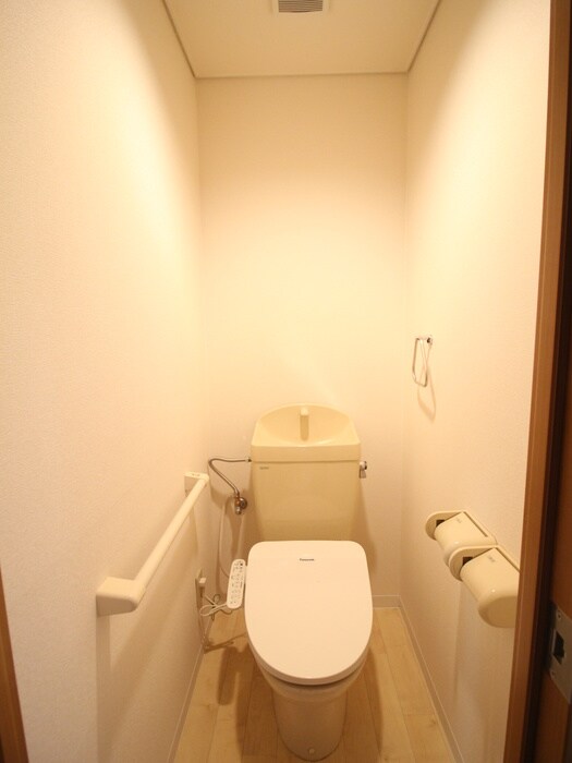 物件内観写真14　(トイレ)