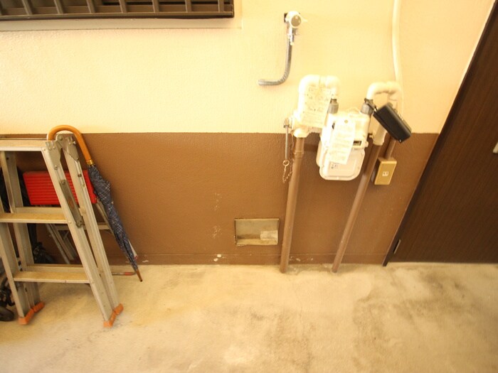 物件内観写真12　(洗濯機置場)