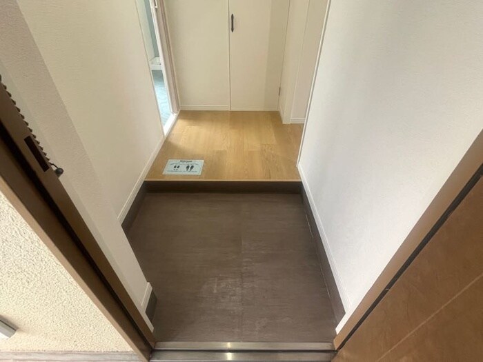 物件内観写真17　(玄関)