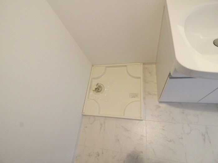 物件内観写真16　(洗濯機置場)