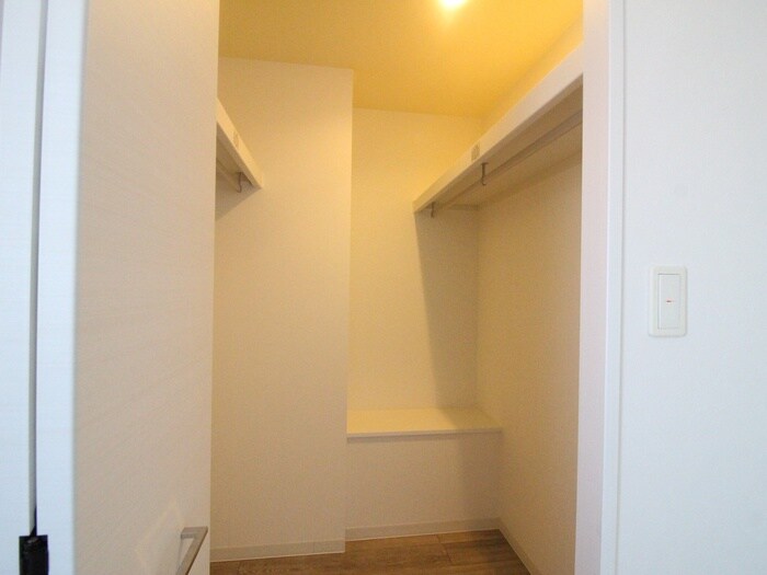 物件内観写真12　(収納)