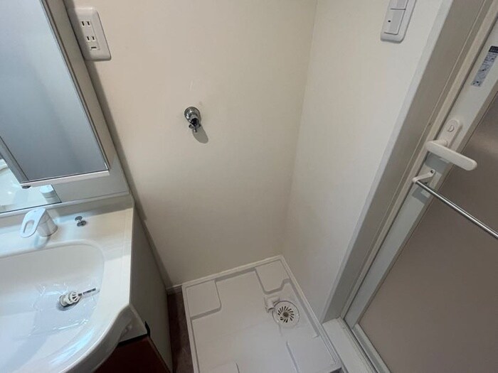 物件内観写真14　(洗濯機置場)