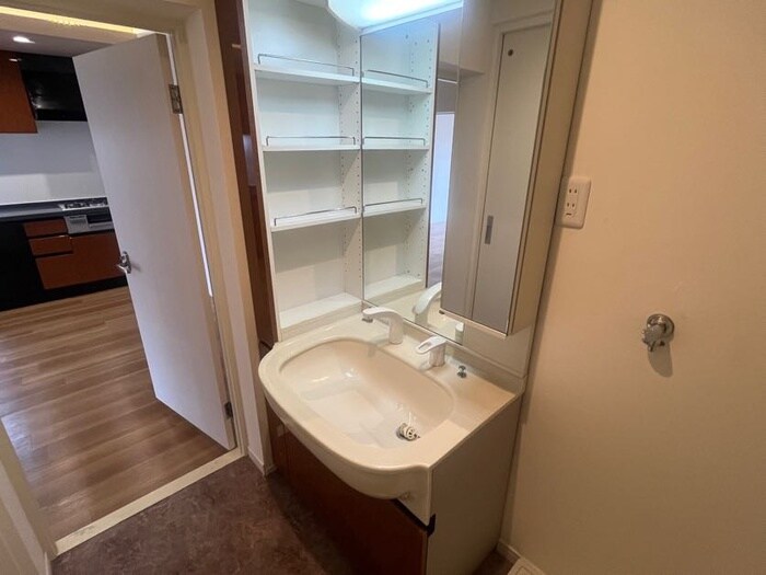 物件内観写真15　(洗面)