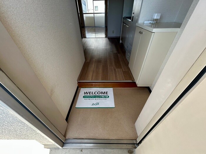 物件内観写真14　(玄関)