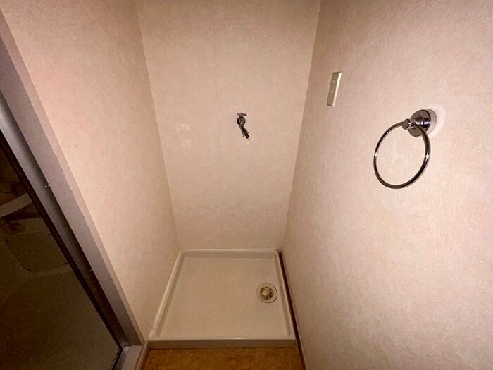 物件内観写真17　(洗濯機置場)