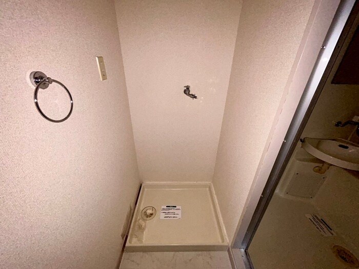 物件内観写真19　(洗濯機置場)