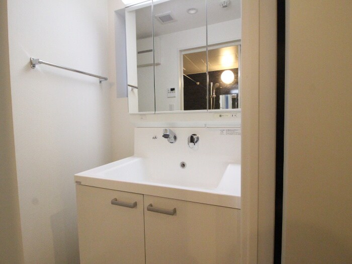 物件内観写真9　(洗面)