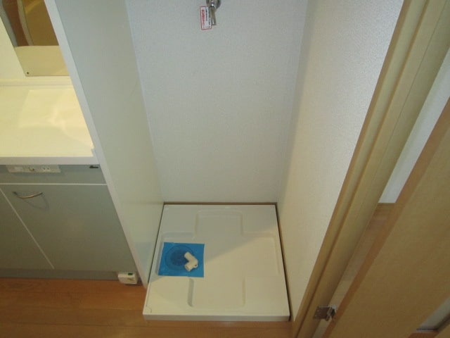 物件内観写真10　(洗濯機置場)