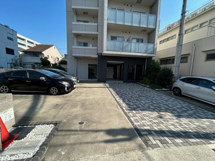 物件外観写真4　(駐車場)