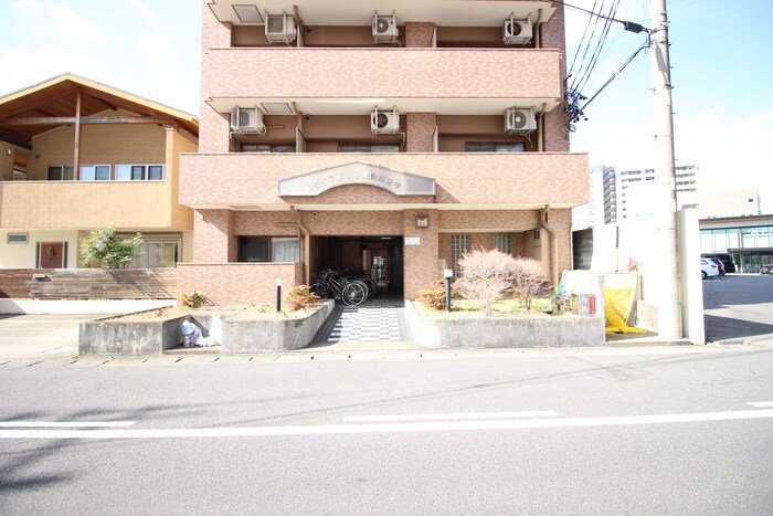 物件外観写真5　(エントランス部分)