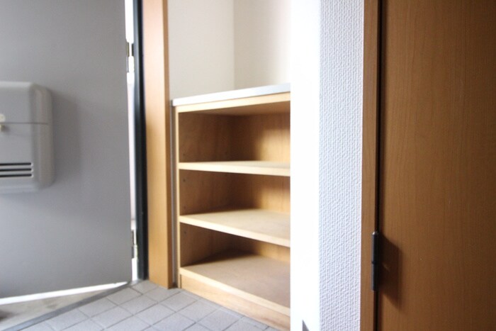 物件内観写真18　(靴箱)