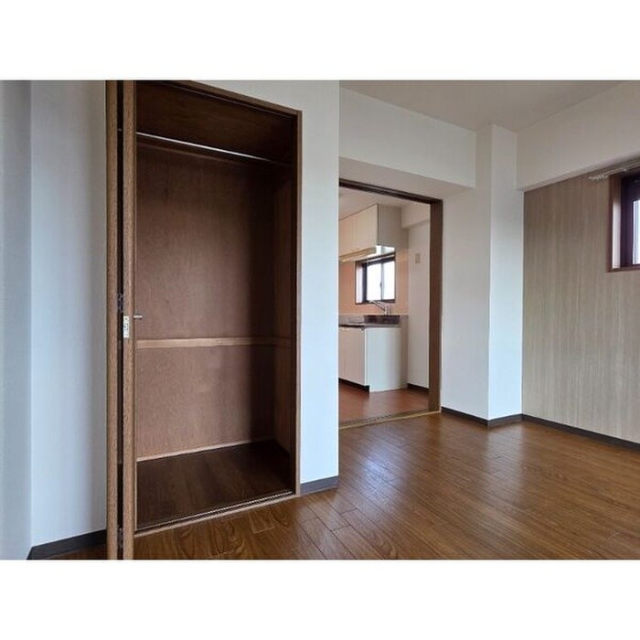 物件内観写真13　(収納)