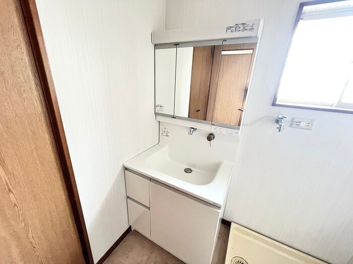 物件内観写真13　(洗面)