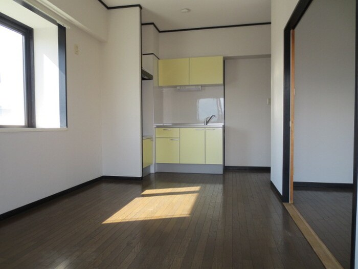 物件内観写真7　(居室)