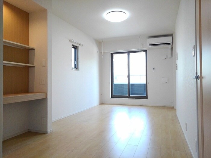 物件内観写真2　(居室)