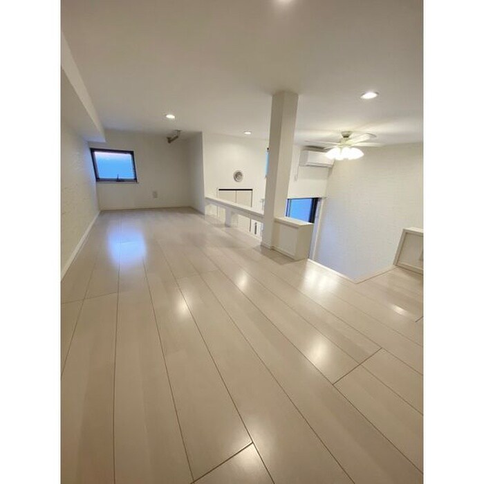 物件内観写真4　(ロフト)