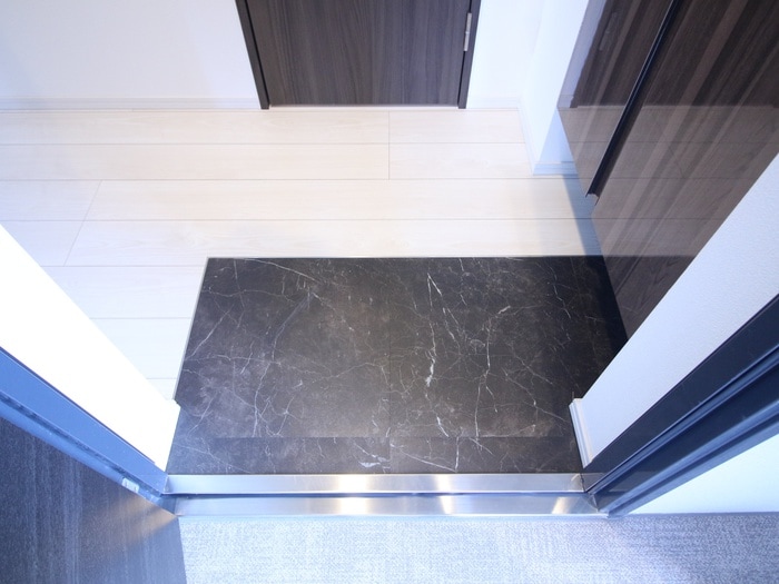 物件内観写真16　(玄関)