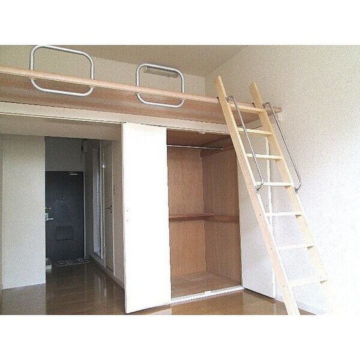 物件内観写真2　(居室)