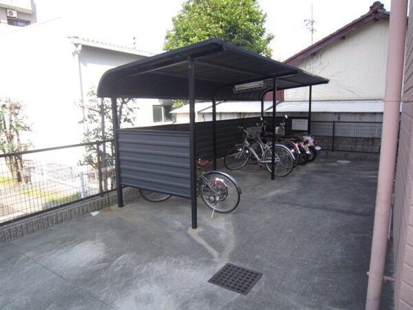 バイク置き場