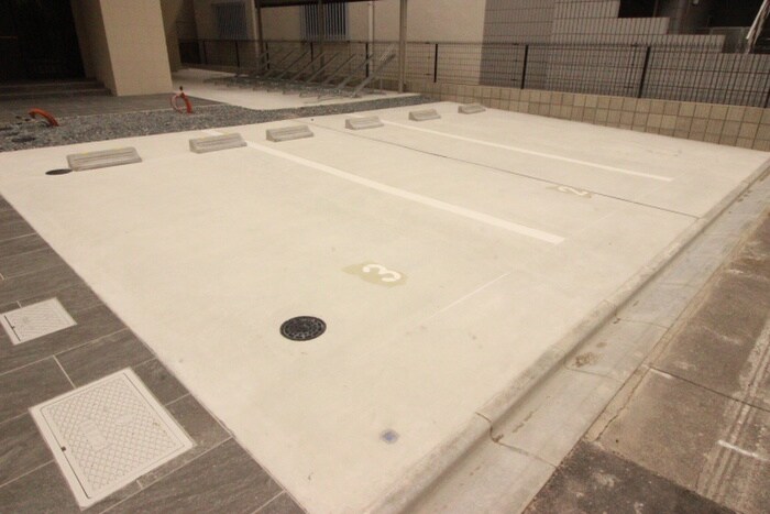 物件外観写真3　(駐車場)