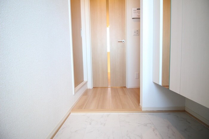 物件内観写真14　(廊下)