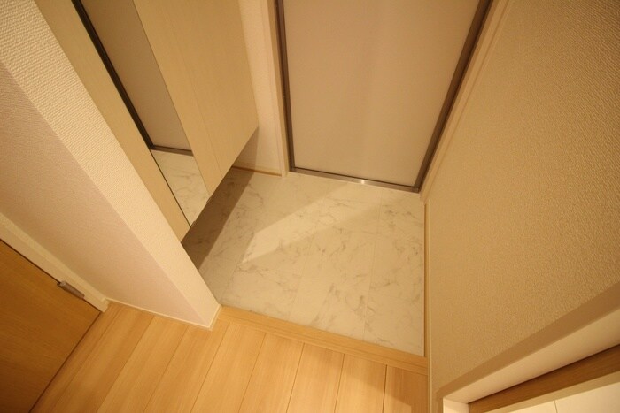 物件内観写真15　(玄関)