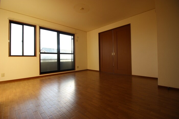 物件内観写真4　(居室)