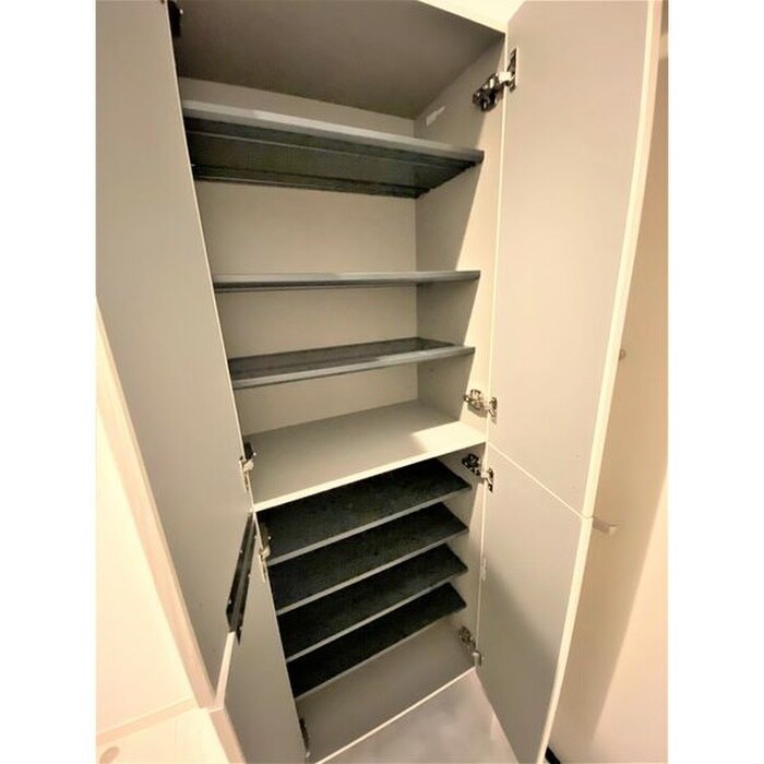 物件内観写真15　(靴箱)