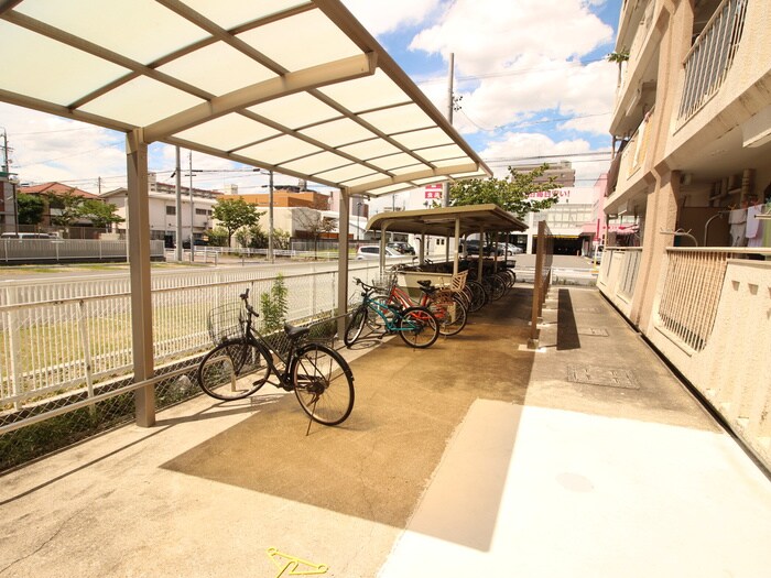 物件外観写真5　(駐輪場)