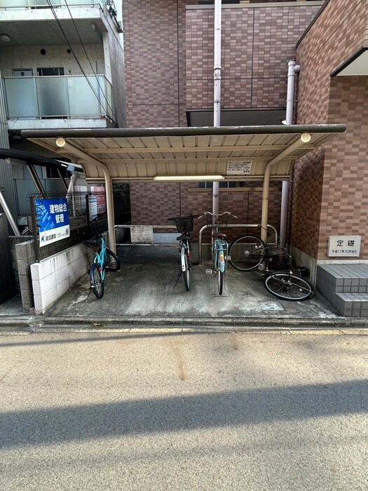 物件外観写真5　(駐輪場)