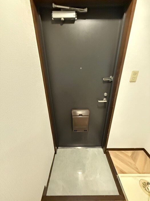 物件内観写真16　(玄関)