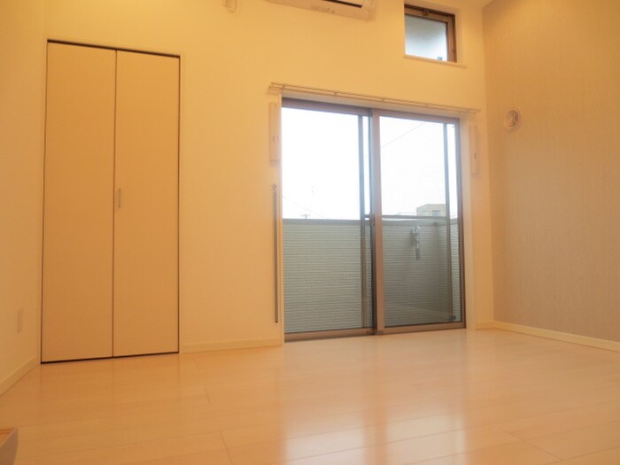 物件内観写真4　(居室)