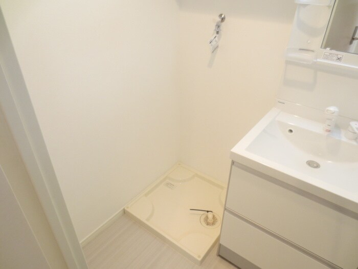 物件内観写真11　(洗濯機置場)