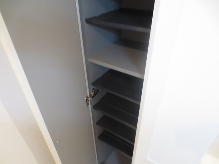 物件内観写真13　(玄関)