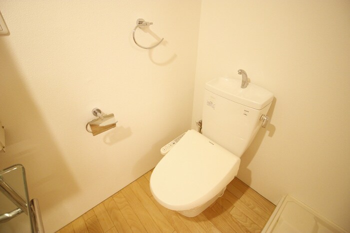 物件内観写真14　(トイレ)