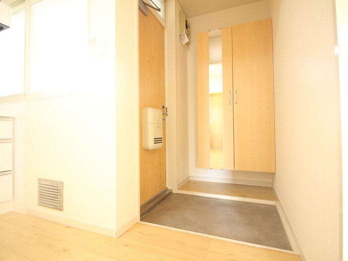 物件内観写真17　(玄関)