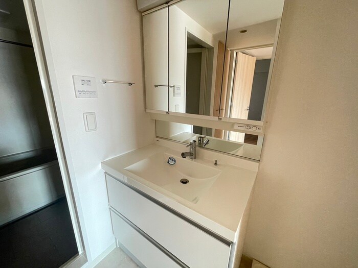 物件内観写真12　(洗面)