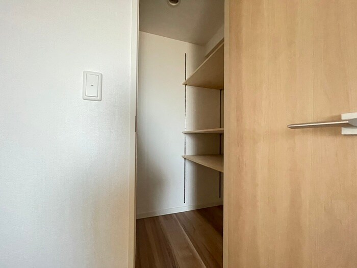 物件内観写真18　(収納)