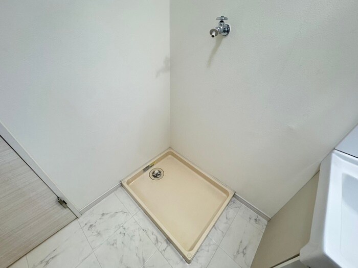 物件内観写真16　(洗濯機置場)