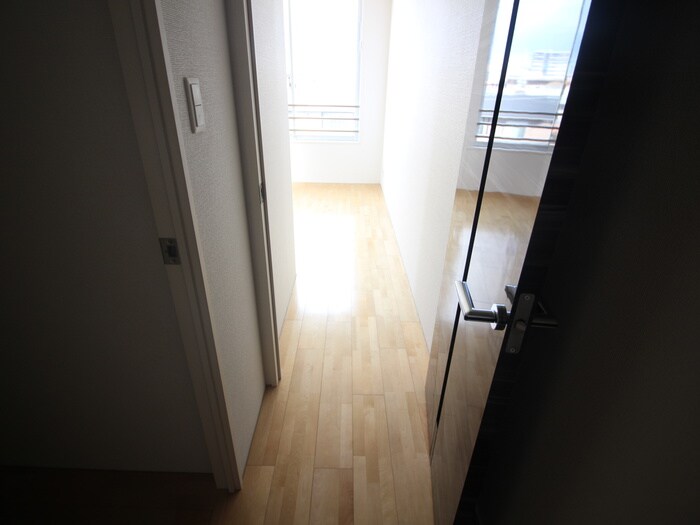 物件内観写真13　(廊下)